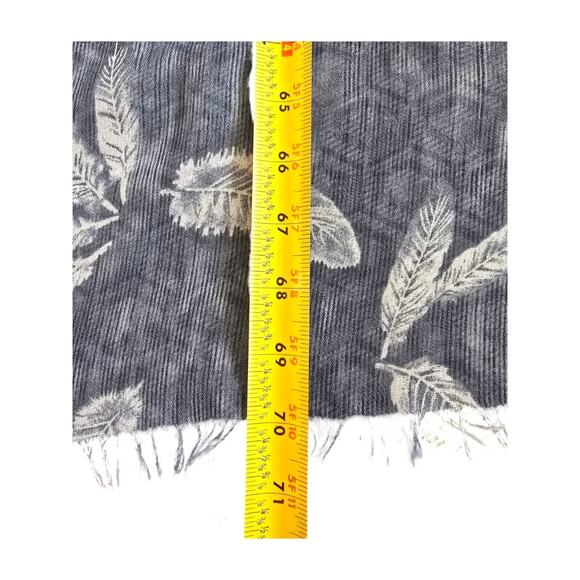 Vintage Eyeful Shawl Scarf Feather Motif Gray Blue White Pattern 70" X 34" - Picture 10 of 11